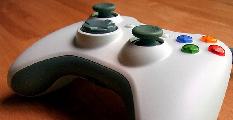 Microsoft yanks Xbox’s Twitter and Facebook apps, pointing users to Internet Explorer 9