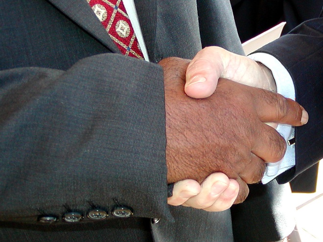 LinkedIn launches better, faster, stronger app for BlackBerry 6 and BlackBerry 7 users