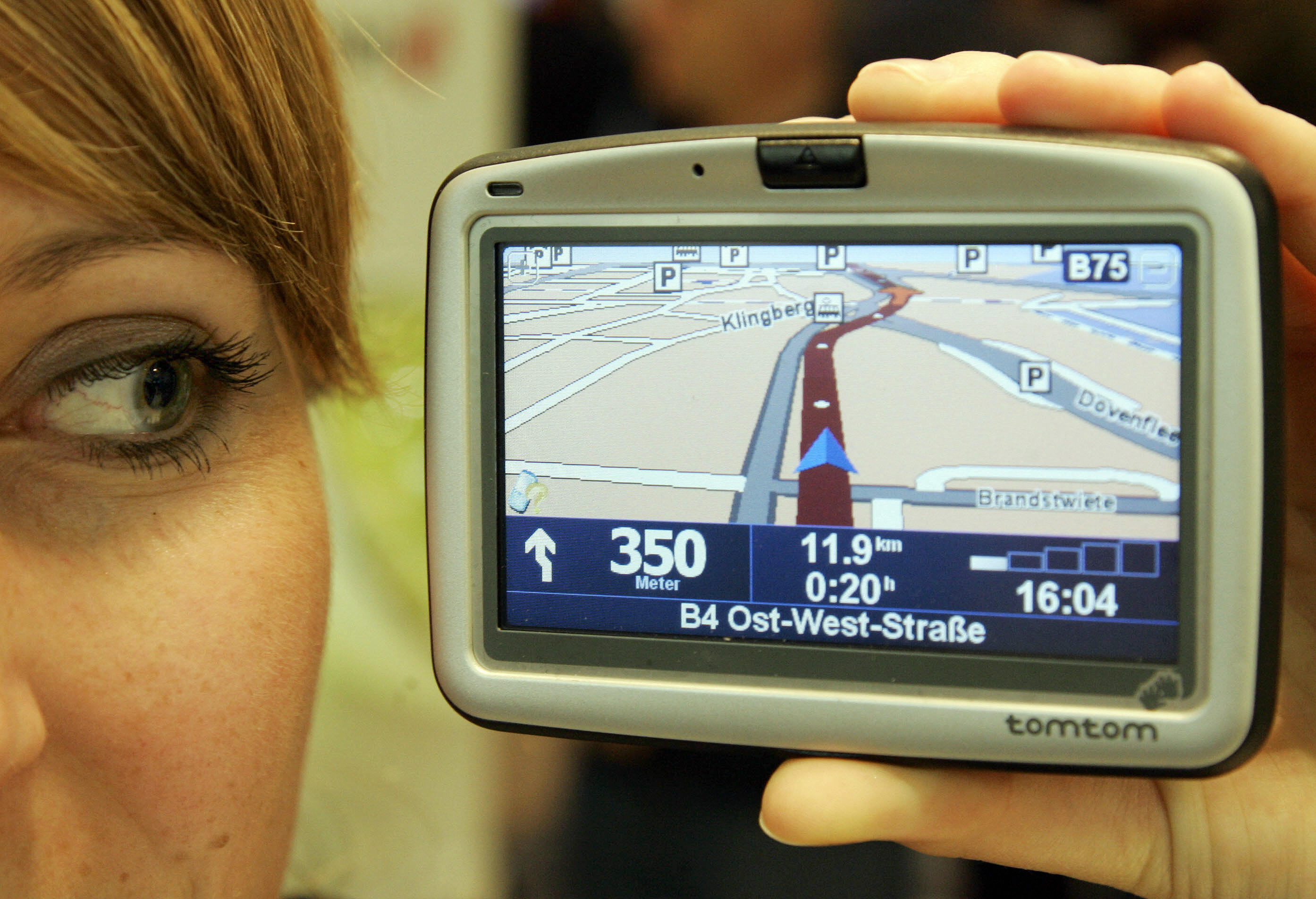 TomTom launches new navigation apps on Google Play, limits installation to some (older) devices