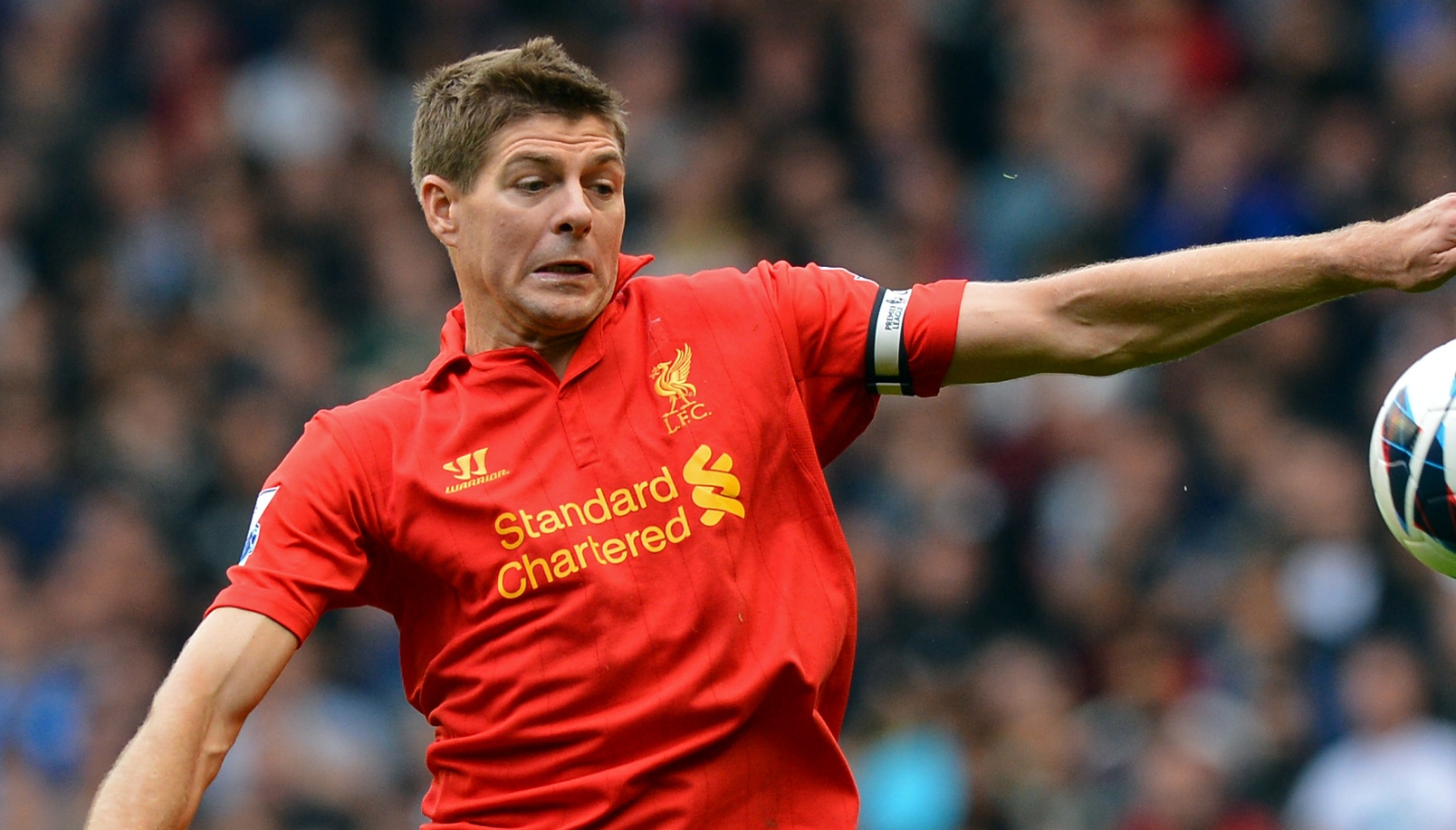I Am Playr lands on iOS devices as a flick-football game, starring Steven Gerrard and other top pros