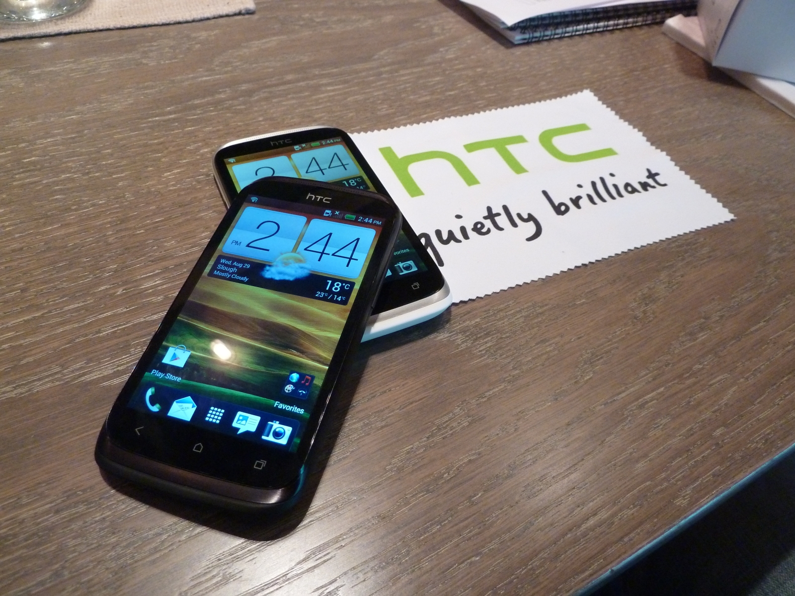 HTC sees $2.397 billion revenue and 79% profit drop in Q3, only just meeting forecasts