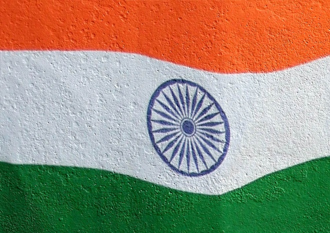 Apple turning to third-party distributors to boost iPhone sales in India, says WSJ