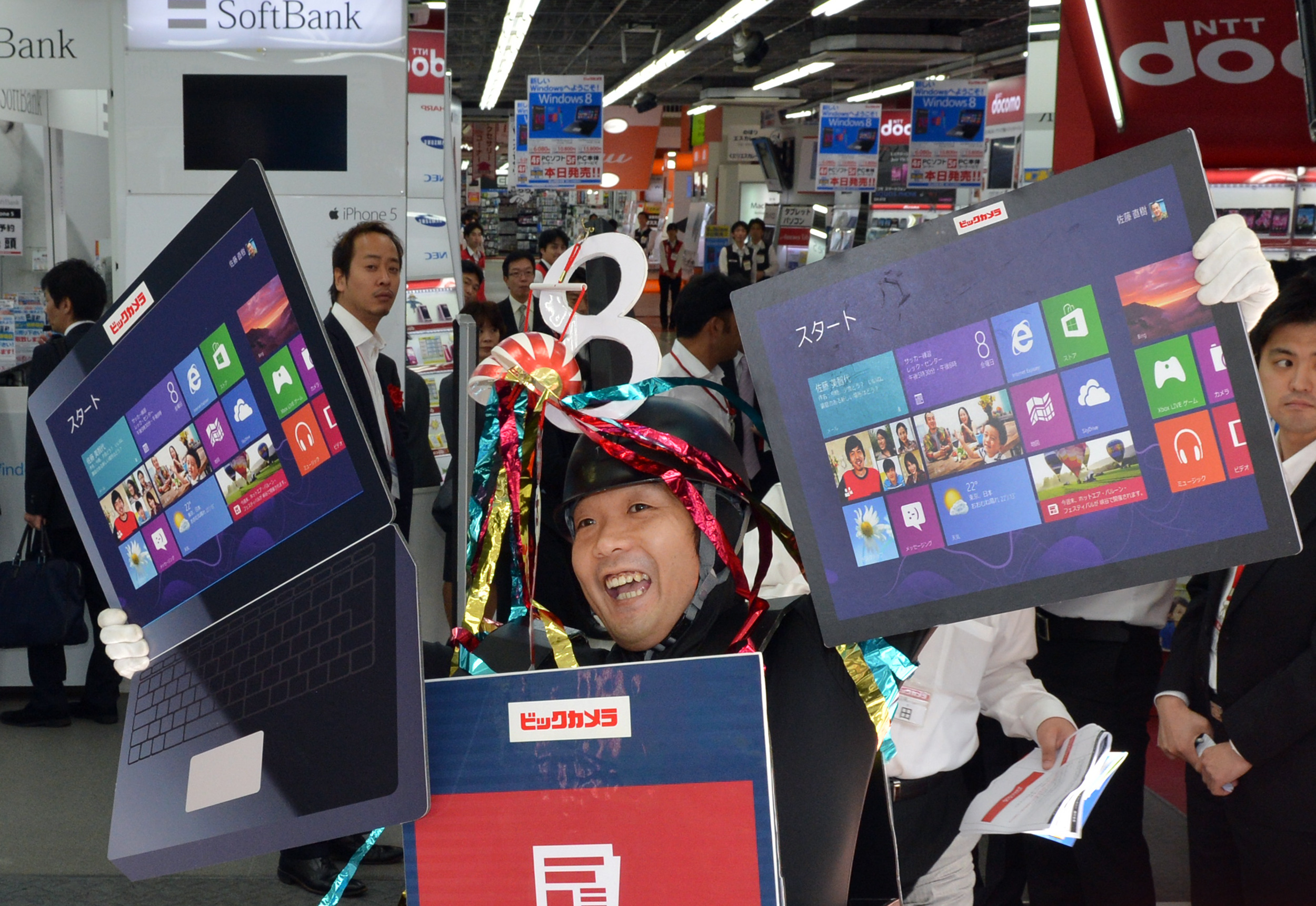 Windows 8 Sandwich-Board Man wishes you a happy launch day