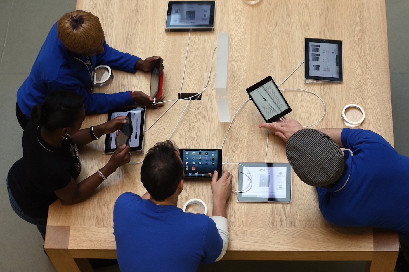 Apple says it sold 3 million iPads in 3 days, “practically sold out of iPad minis”