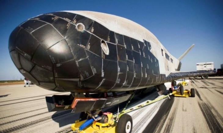 The Air Force has a mini Space Shuttle, and it is beautiful