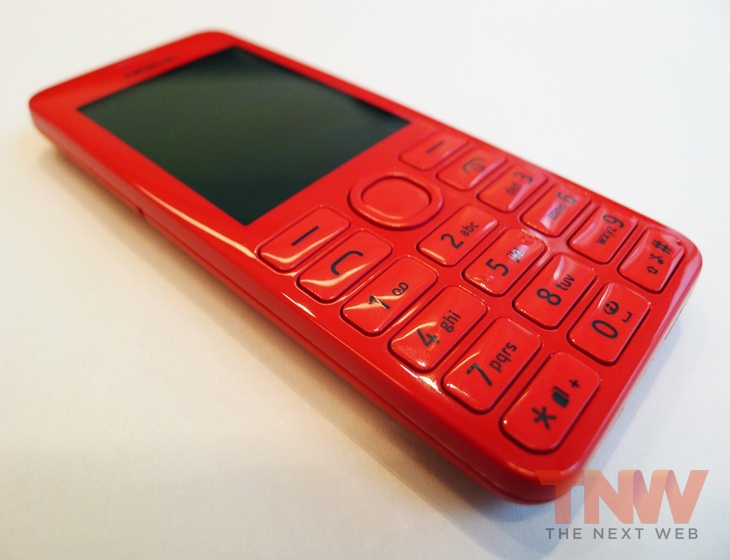 Cần bán nokia asha 206 ,2 sim 2 sóng 95% fullbox 900k