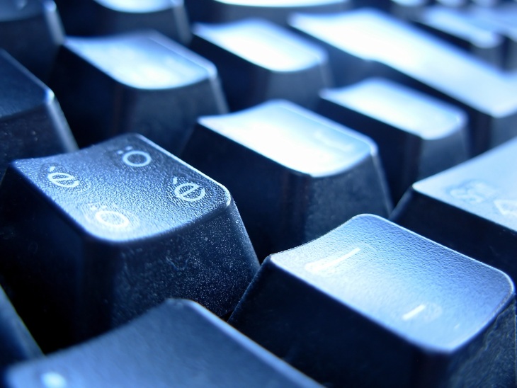Blogger’s Android and iOS apps get landscape composing, Google+ integration, and iPad support