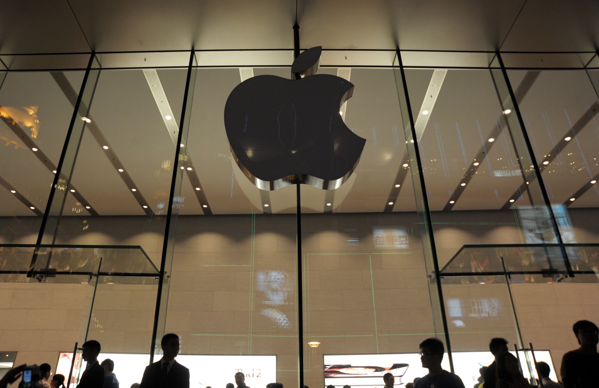 Apple Store app update brings Siri shopping, lets you add store gift cards to Passbook