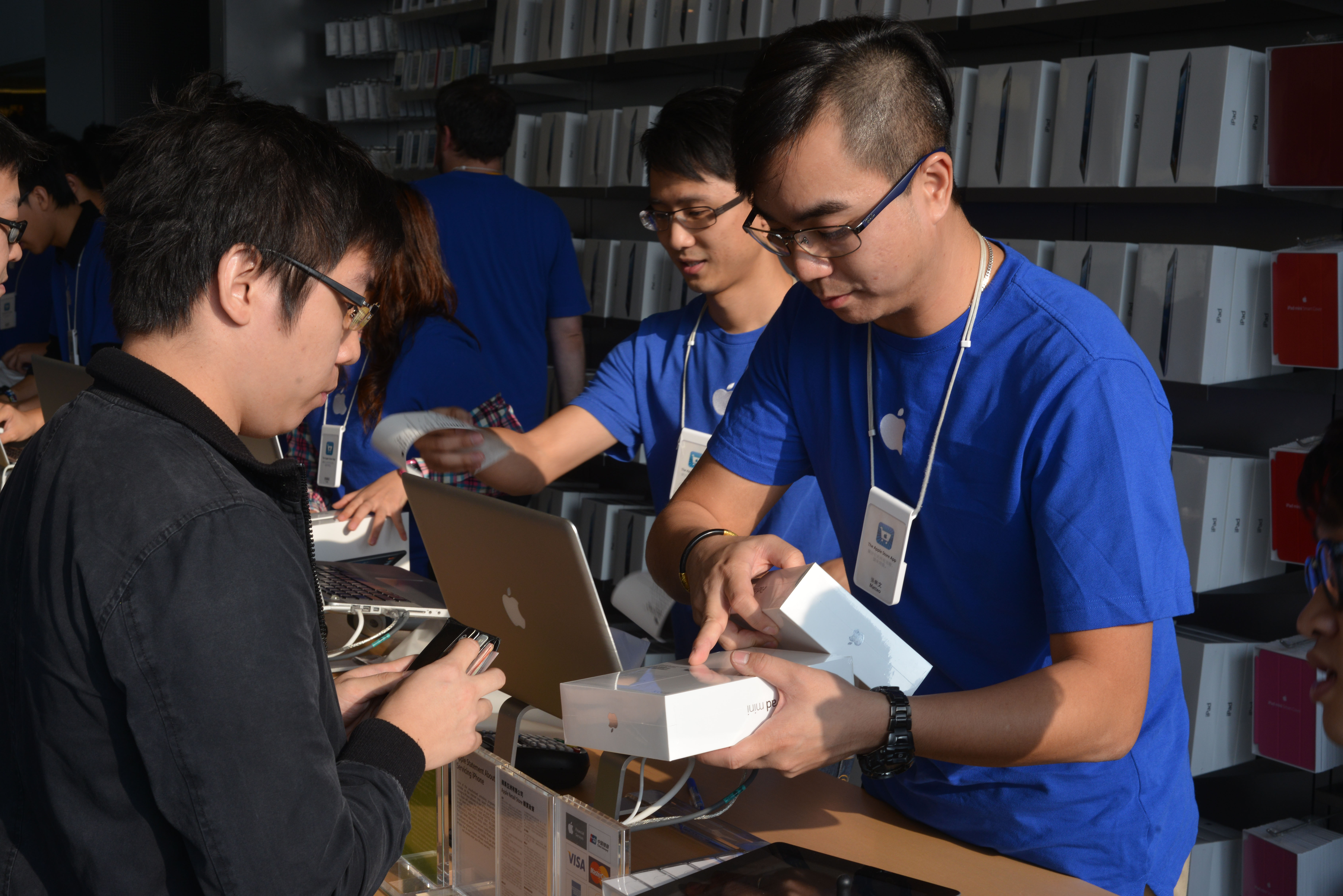 As the iPad mini lands in Hong Kong, mainland China launch not expected until December