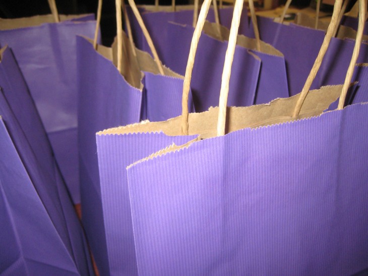 Facebook Gifts now available to everyone in the US, with new wine and charity options