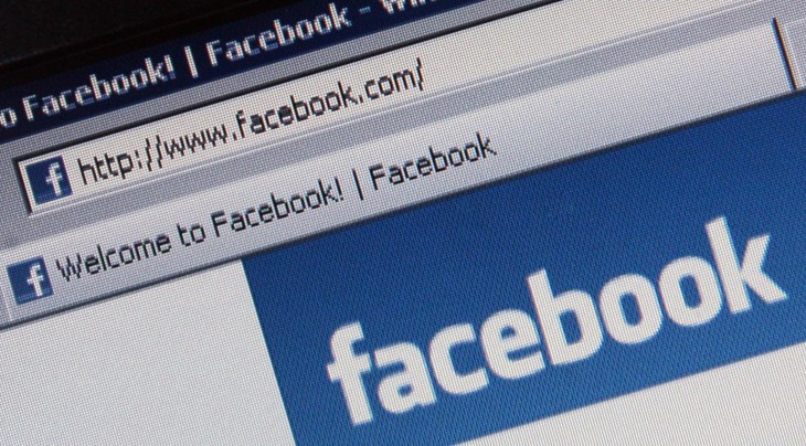 Facebook adds filtered messages, tests a service to let people pay to send them