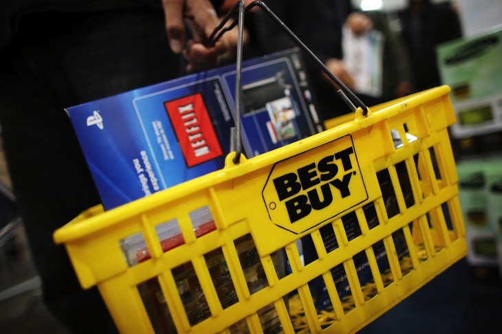 Best Buy reports holiday revenue: store sales flat, online sales up 10% to $1.1b