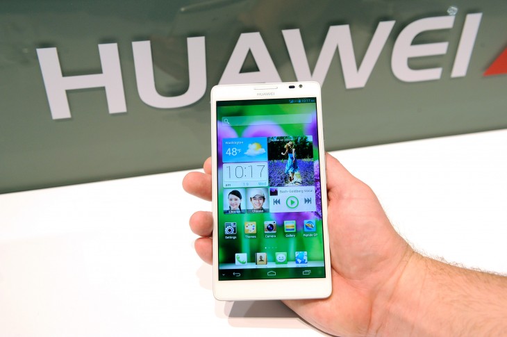 Large-display smartphone shipments predicted to more than double, passing 60 million units in 2013