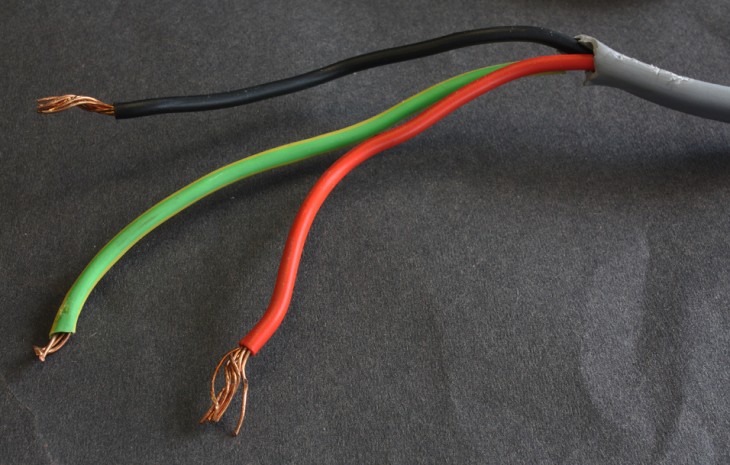 Welcome to the future: Researchers develop stretchable, self-healing liquid-metal wires