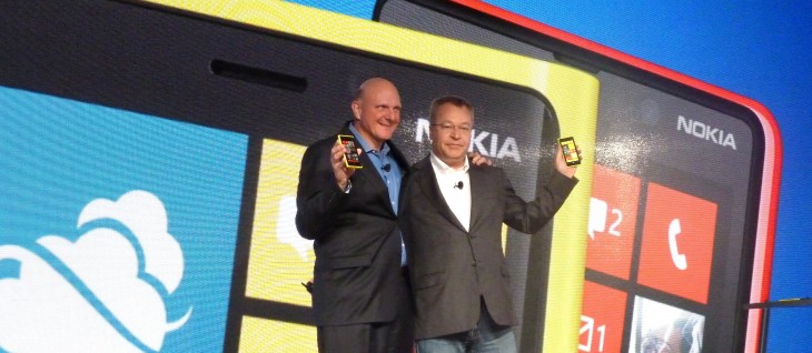 Nokia launches its flagship Lumia 920 and Lumia 820 smartphones in key market India