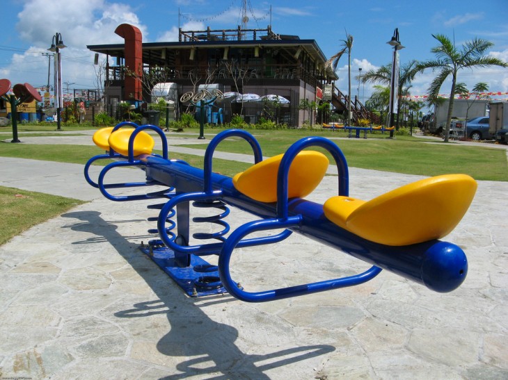 CoTweet founders launch Seesaw for iPhone, an app that gets your friends’ opinion when you need ...