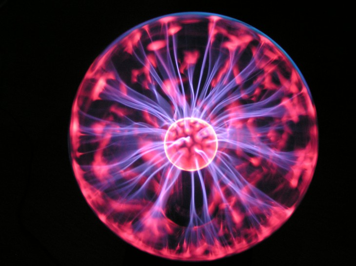 Students spend two years building a 10-foot Tesla coil that shoots sparks to the Super Mario Bros. theme ...