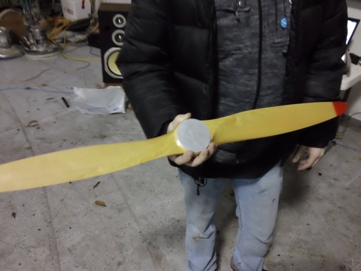 These guys built a propeller-powered land vehicle in 48 hours, and then took it to a Starbucks drive-thru ...