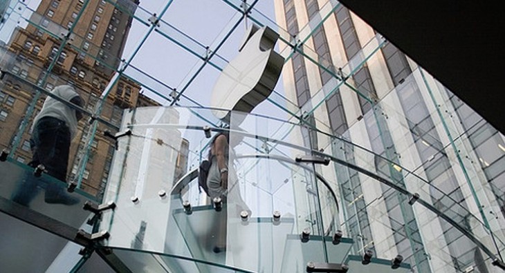 If you fuse booze and an Apple store together, you get this video