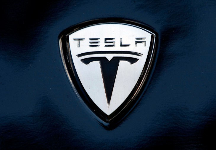 Tesla adjusts Model S financing plan to include 72-month loans and best value resale guarantee