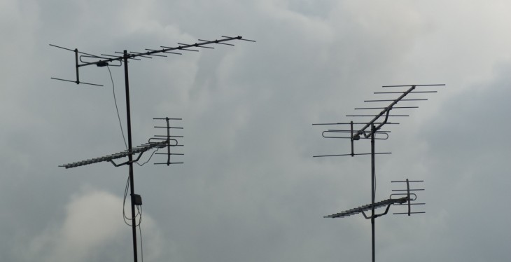 News Corp threatens to charge for FOX network if Aereo prevails in Web TV lawsuit