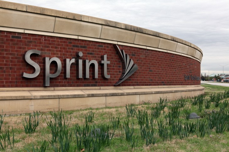 Clearwire tries to persuade minority shareholders that Sprintâs $2.2 billion offer is the only option ...
