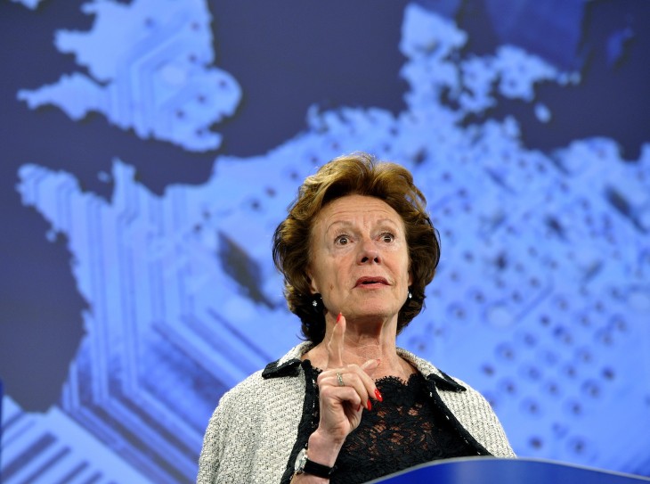 Neelie Kroes calls on EU Parliament to help kill mobile roaming costs, guarantee net neutrality