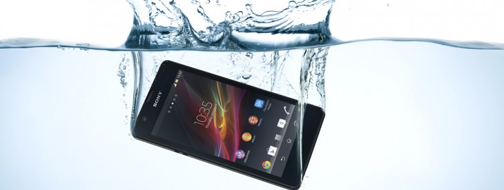 Sony announces the Xperia ZR, a 4G smartphone that can take photos/videos 1.5m under water