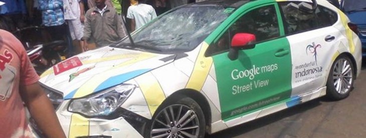 Google Street View car crashes into TWO minivans and a parked vehicle – driver runs off [Photos] ...