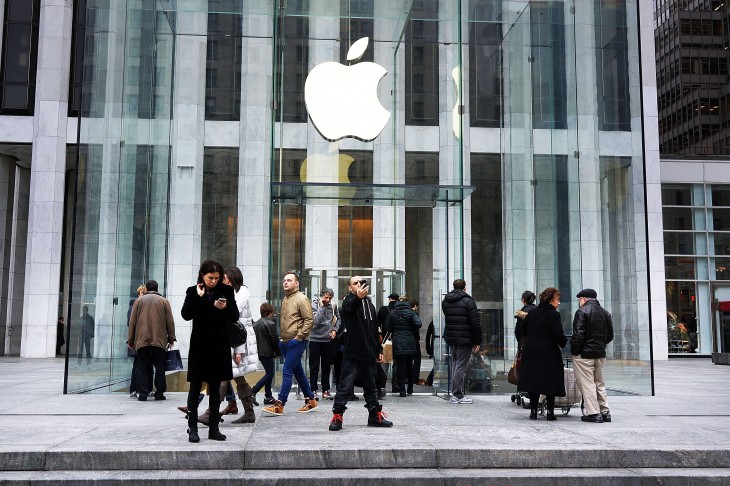 Apple stores generated $4.5b, a 6% YoY increase, and saw 99m visitors in Q4 FY2013