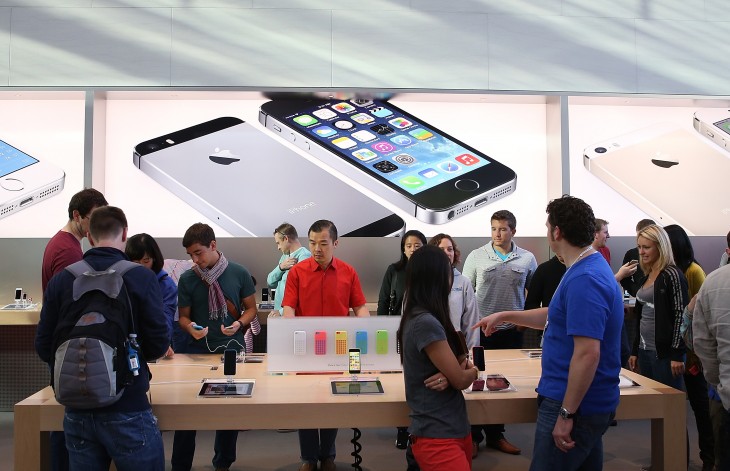 Apple will hold a Black Friday event on November 29, free shipping online and deals in-store