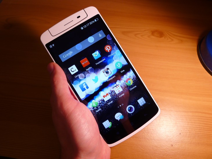 P1040715 730x547 Oppo N1 review: The giant CyanogenMod smartphone delivers with an impressive 13MP rotating camera