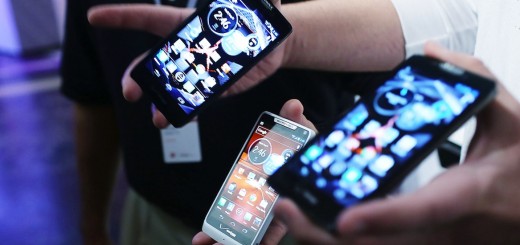 Motorola And Verizon Hold News Conference