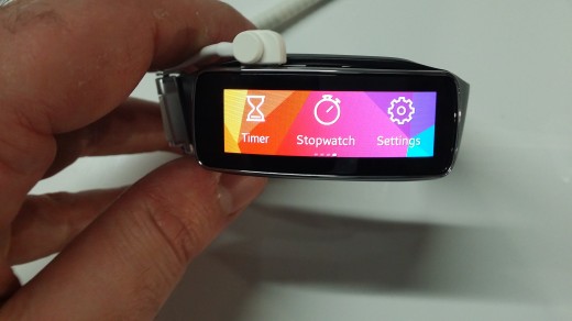 20140224 204645 520x292 Wrists on with the Gear 2, Gear 2 Neo and Gear Fit