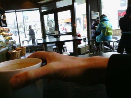 88d4770dfad14fd6b4442ff9cabd0366 safe 520x390 Narrative Clip review: A tiny camera that captures a view of your life every 30 seconds