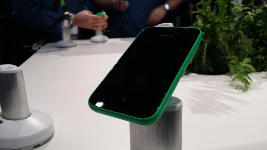 Asha 230 520x292 photo Asha 230 520x292 Nokia launches Asha 220 ultra affordable and Asha 230 feature phones, priced from €29