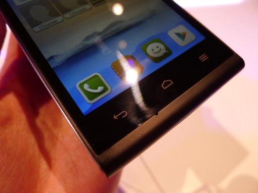 P1040959 520x390 Huawei unveils the Ascend G6, a skinny 4G enabled Android smartphone