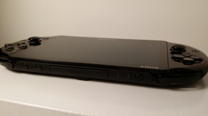 shoulder 730x410 PlayStation Vita Slim: An occasional gamers review