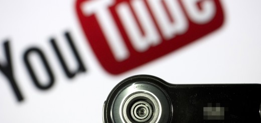 Camera Youtube 520x245 Rounds Live lets you add video chat to any Web page