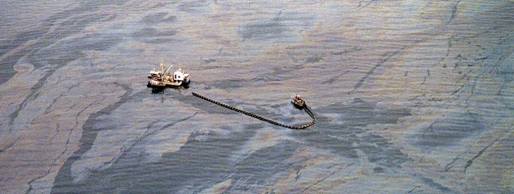 This water-based tractor beam could be used to contain oil slicks in the future