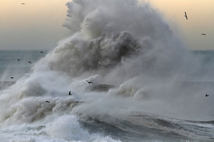 photo of Wild waves: 14 photos of the ocean overtaking the Earth image