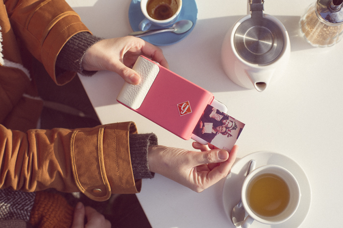 Prynt’s smartphone case brings a Polaroid-like and augmented reality experience in one