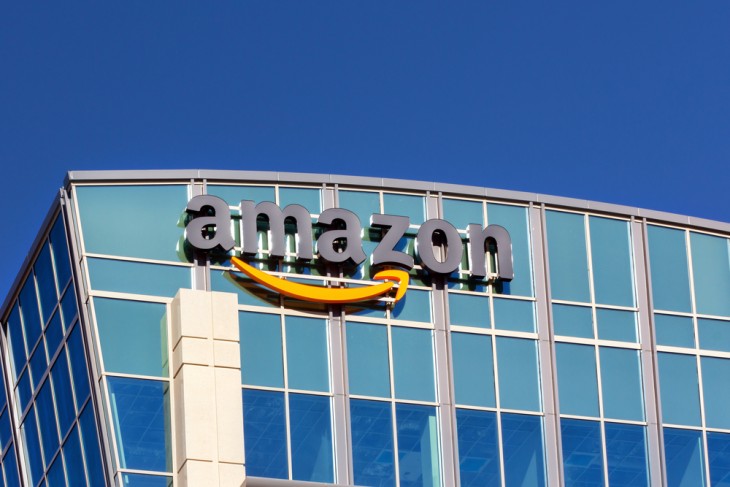 Amazon takes 1,114 fake reviewers to court