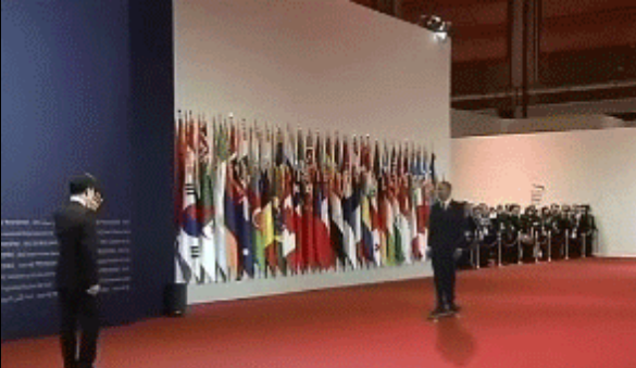 The best GIF of 2014 isâŠfrom 2012
