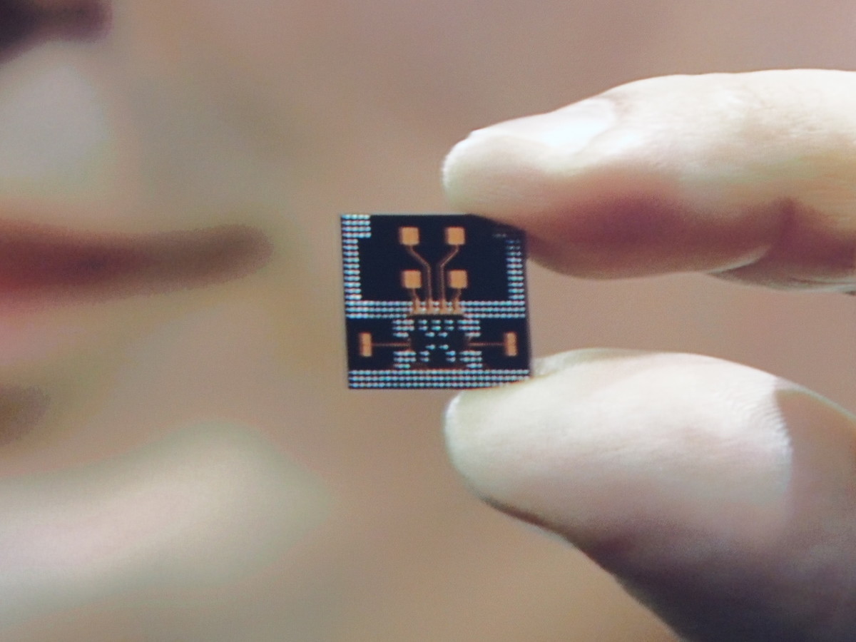Google unveils Project Soli, a radar-based wearable to control anything