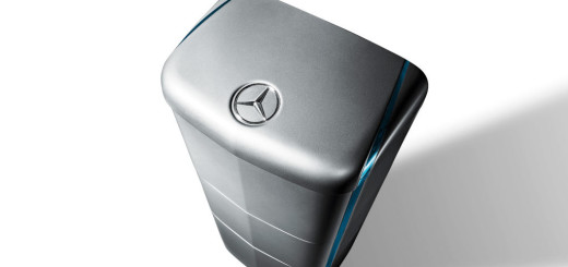 Aus dem Auto ans Netz: Mercedes-Benz Energiespeicher eignen sich auch für die private Nutzung zur verlustfreien Zwischenspeicherung von überschüssigem Strom. / From cars to power grids: Mercedes-Benz energy storages are also suitable for private use to buffer surplus power virtually free of any losses.