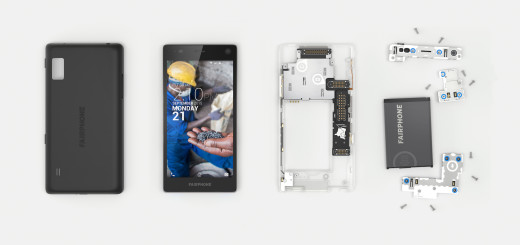 The-Fairphone-2-Dissassembled_2
