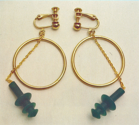 Chindogu-Ear-Plug-Earrings