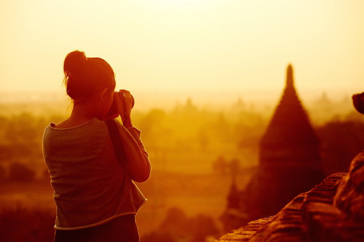 How to travel and build an online business