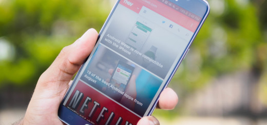 The screen works great outdoors.